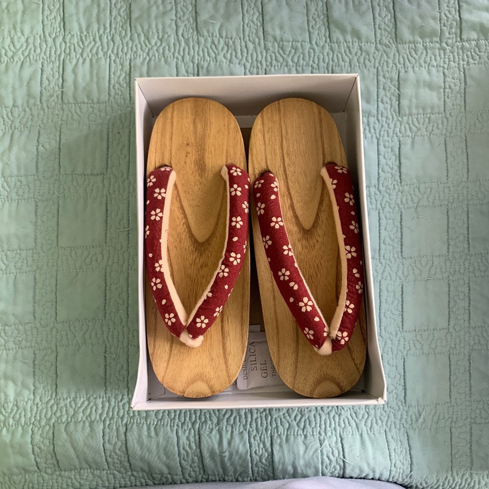 Japanese Geta Flat Sandals Red White Flowers Size 23-24.5 cm